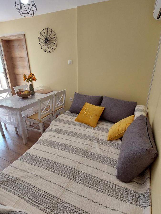Mexicana Apartment Yellow Zadar Bagian luar foto